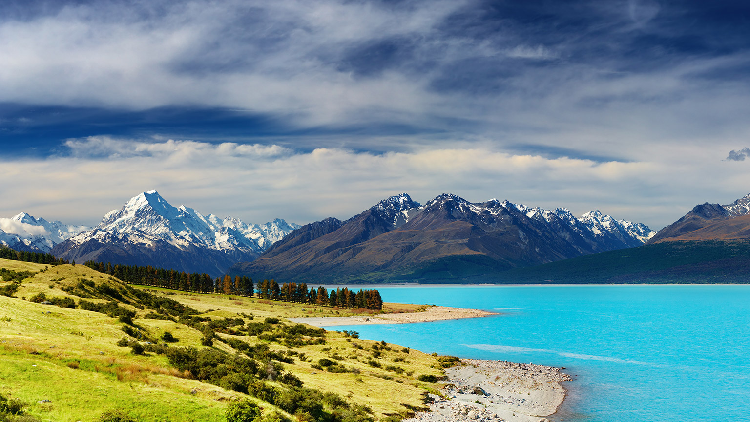 Overview of Lake Pukaki with Mount Cook visible in the distance