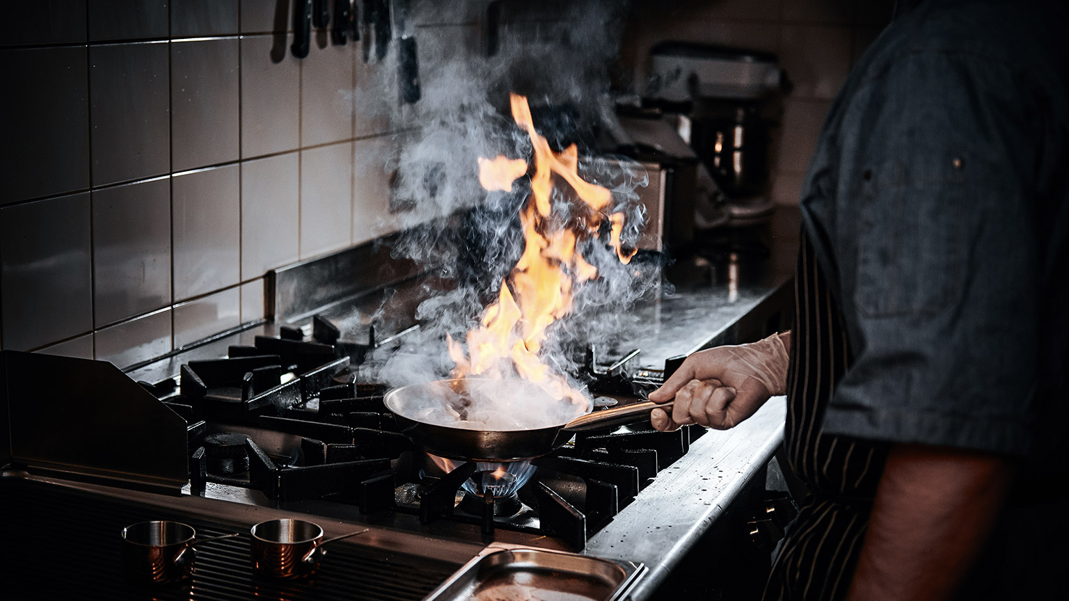 Stir-frying on open fire