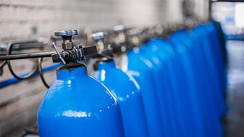 Oxygen cylinders with compressed gas