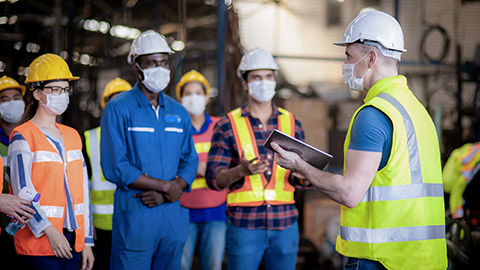 manager leader team is assignmenting job, training for technicians, supervisor, engineers In the morning meeting before work