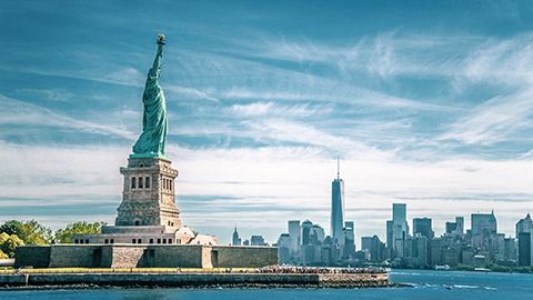 statue of liberty and manhattan skyline