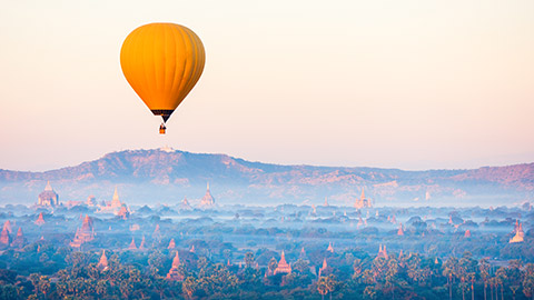 Early morning hot air baloon ride in Thailand